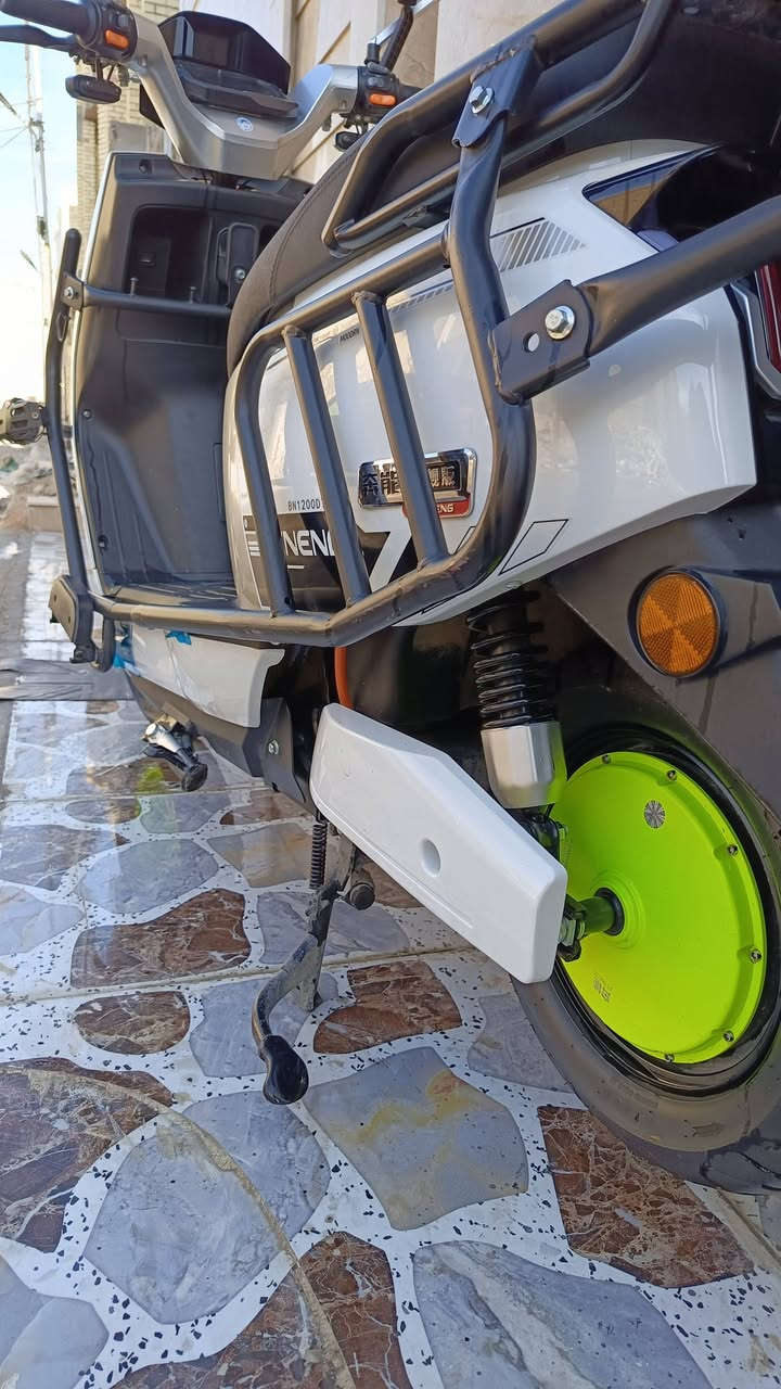 السلام عليكم دراجه شحن ام عيون الوحش دراجه 6بطاريات  4 نمر دبل لايت عالي ناصي رماش لايت زنون ملف 2000 دراجه خير من الله وياها بصمه وسويج فقط درع امامي وهيه بعد معروفه
عنواني بغداد الشعب
 رقمي *********** واتساب او اتصال
