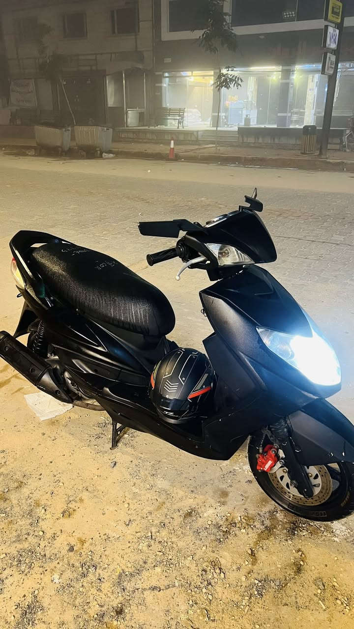 سكنس فحل رمبه صار شهرين منزلها رمبه 
دراجة معدل بيها كلج رياضي امامي خلفي مزود 
بالاضافة محرك كفاله الدراجة كلها مكفوله وين ميعجبك تفحص افحص
الدراجة سعرها مليون اني مآخذها اغله يشهد الله بس متوازي على بيعتها
رقم الموبايل*********** الراغب بالشراء يتصل
