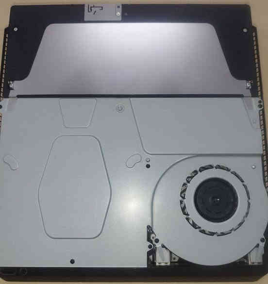 بلي 4 للبيع
نضيف مستعمل قليل 
ما مفتوح ولا داخل تصليح 
ذاكره 500
نظام 12:52
2 جوستك اصلي
مع الوايرات
قرص فيفا 23
قرص كود اوف ديوتي بلاك اوبس 3 
 للتواصل خاص 
او على الواتساب ***********
