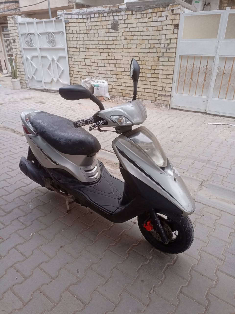 السلام عليكم عندي دراجه بريز 140 الدراجه مال رمبه كله كامله مكفولة كفر ومكينه مابيه اي نقص كهربائيات كله شغاله الدراجه جديده مكاني بغداد الكرخ العطيفيه السعر 550 قفله هذه رقمي للتواصل *********** ابو محمد
