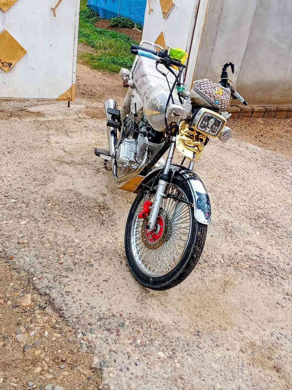 السلام عليكم ، دراجه للبيع
موديل 2023. لسعر 600وبيه مجال 
***********
 لموشراي ليراسل 🤫
