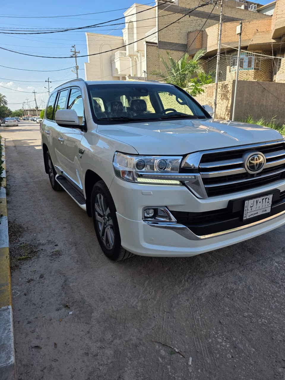 land crusier  2019 
v8 5.7  vx.s
‎ماشية100  الف كم حقيقي
‎لاندكروز VX.S 
‎موديل. 2019
داخل قرميدي ورقم مميز  📦 
 سياره كفاله عامه شرط حتي دعاميات 

‎فول مواصفات 1/1
‎السيارة مواصفات اللكزس 
‎1-جوبلس تصعد وتنزل 
‎2- 5 كامرات 
‎3- تدفئة وتبريد كشنات 
‎4- كشن ديزاين و كوشن سايق خزن ميموري 3 وضعيات 
‎5-شاحن لاسلكي 
‎6- نضام ترحيب عند الاقتراب 
‎7- دبل ماوس 
‎8- شاشة تحكم لكزس 
‎9- شاشات عدد 3 
‎10-تشغيل عن بعد 
‎11- كراسي كهرباء 
‎12- مكينة V8 /5.7
‎13-زراك لايت 
‎14- 5 بصمة ابواب 
‎15- سيستم صوت لكزس 
‎16- رادرات امامي + جانبي 
‎17- ستيرن صاج 
‎18- 8 ايرباك
‎19- فور ويل 
‎20- حساسات امامي خلفي 
‎21-ماشي 82
‎22- نضام ايكو تقليل صرفية 
‎23-ثلاجة 
‎مواصفات VX.S معروفة ما يحتاج اذكر لبقية 
‎سعر 520 وبيها مجاال🖤
او مراوس لاندكروز 23 VX
***********
