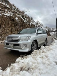 لاندكروز GXR • ٢٠١٠ • بدون صبغ