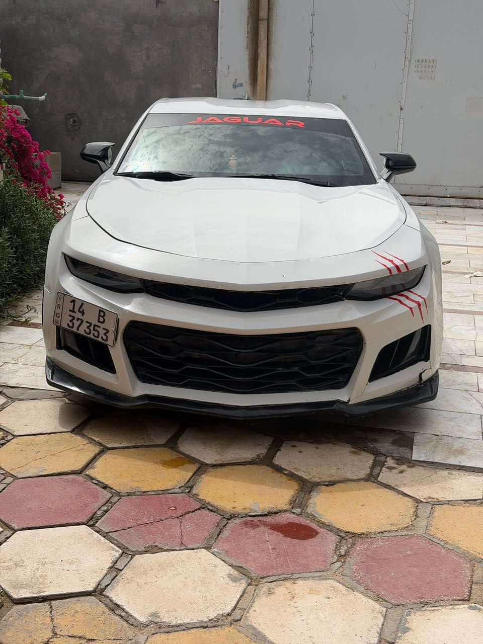 شوفر ليت كمارو للبيع 
السـعر 118

مديل 18 
حجم المحرك أربعة سلندر تيربو( الفئة الأقتصادية )
السنوية لسنة 2028
سيارة كاملة وحيل معتني بيهه
شادلها لايتات زينون 
ولد متغير ابو الحاجب 
تحتوي على انارة دشبول داخليه متغيرة 
حجم الويل 18
ومشتري الها سبير احتياط ومفصل الها بردات للجام

ضرر السيارة 
قطعة وحدة فقط بدون شاصي ولا أيرباك وكفاله المحرك وگير
وبيها مكانات صبغ اجتي مرشوشة كلير من أمريكا
 صور الحادث والسونار موجودات بالنشر
للتواصل : ***********
