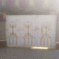 للبيع باب سلايت مستخدم نضيف حديد ثقيل الاولي 07723234635