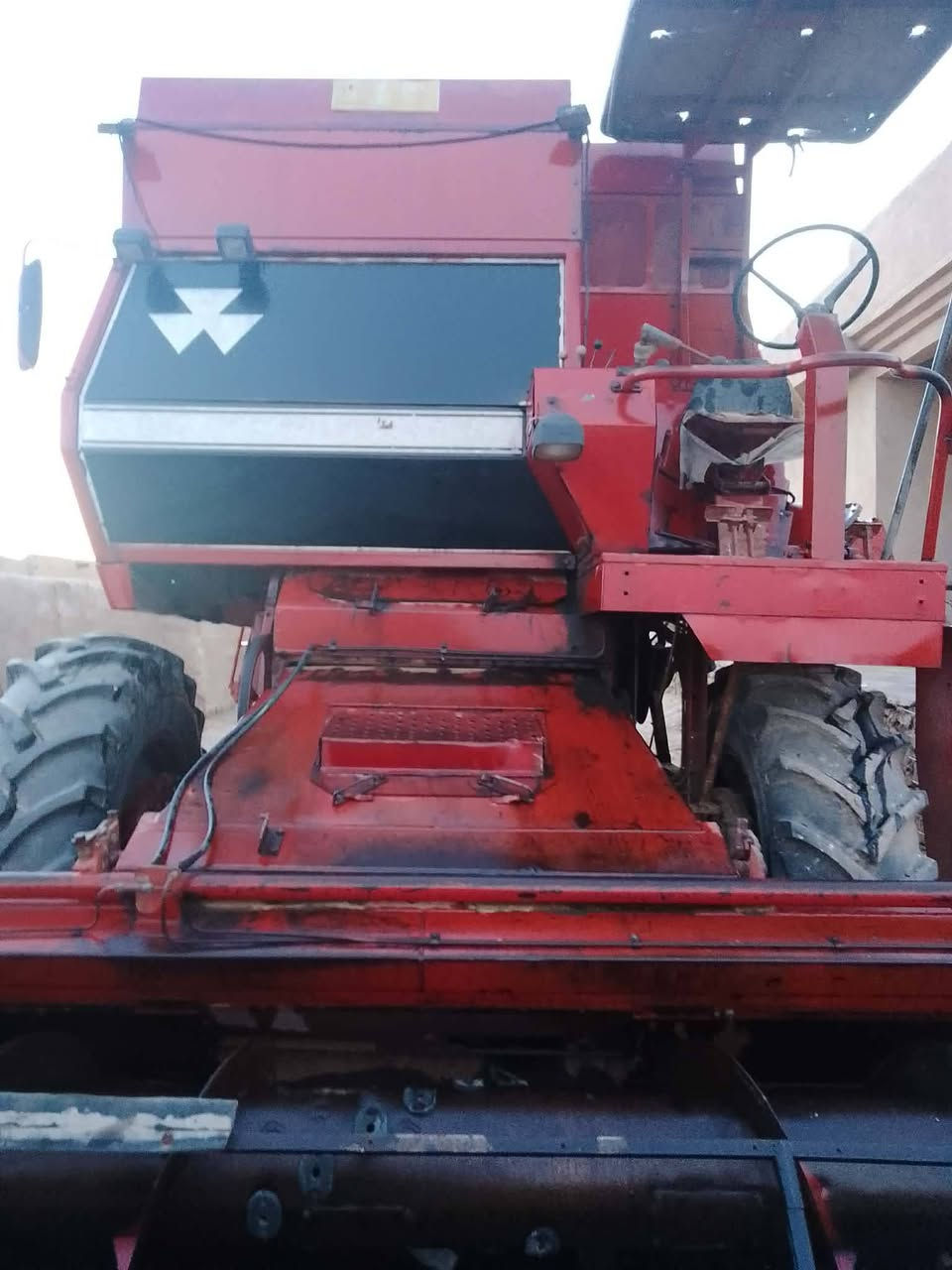 مكلف بل نشر للبيع حاصده فوركسن موديل 90 السعر مناسب الاستفسار اتصل علا الرقم ***********//////***********
