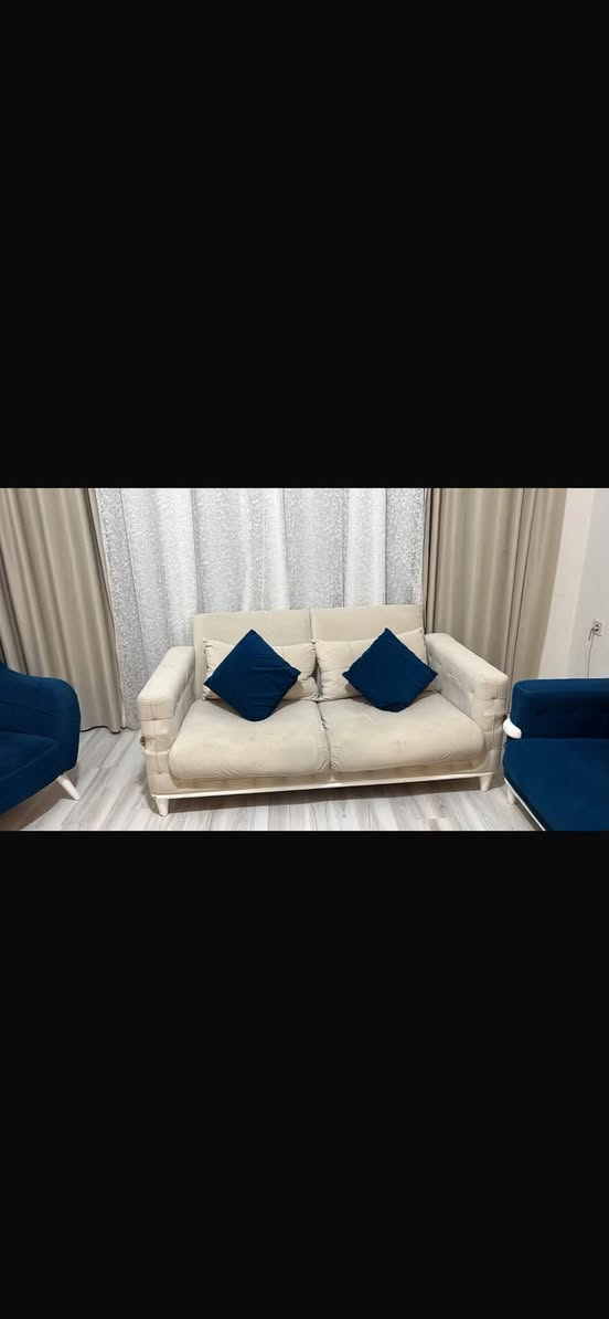 اثاث للبيع نضيف اخو الجديد مابي كل ضرر
عنوان لالاف ستي  على طريق 150 ***********
