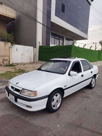 للبيع اوبل فكتره موديل 92  حجم 18 كير محرك شرط سنويه لي 2028تصليح دوير...