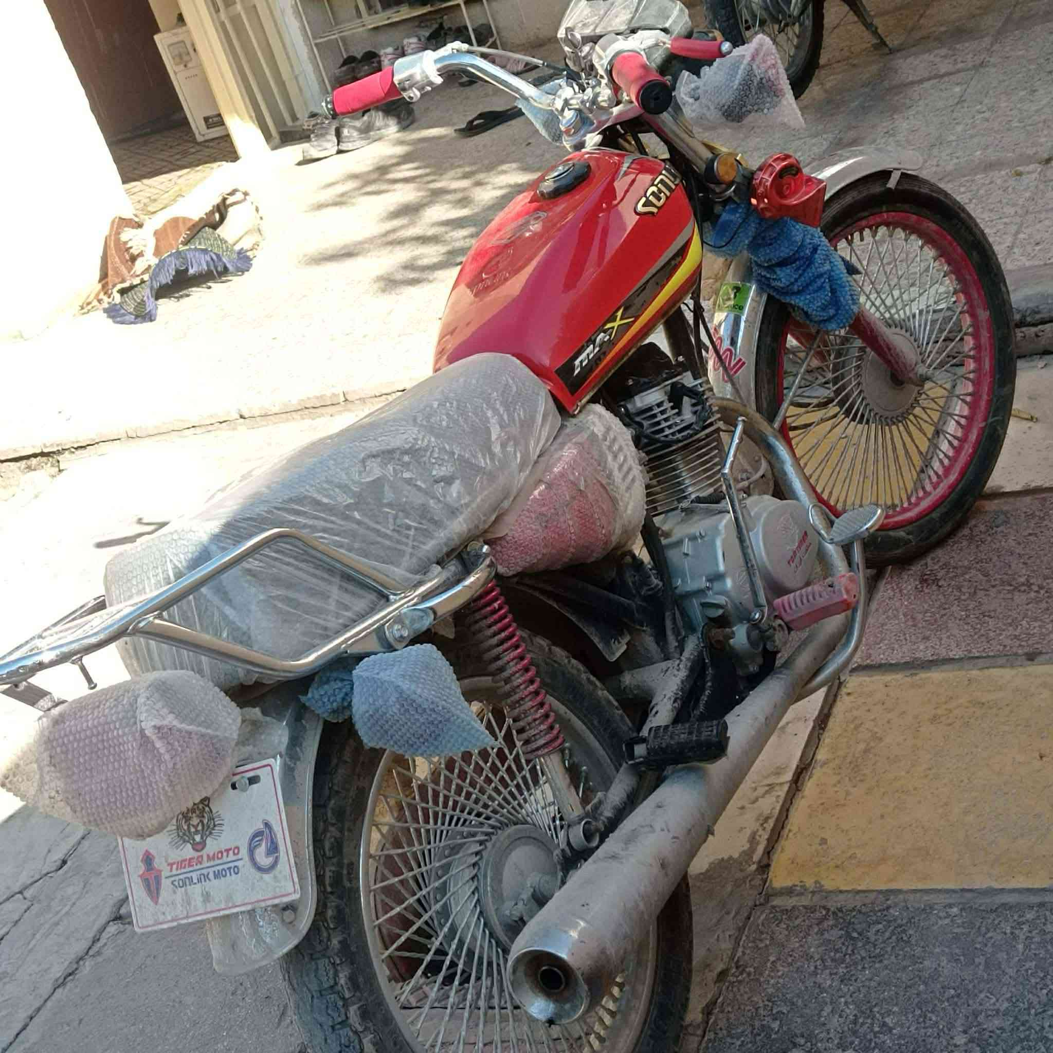 ماطور تايگر موديل ٢٠مكينه ممفتوح اربعه گير  اى عيب مابى كوله شغال مكان خانقين سعر ٤٠٠وبى مجال


**إذا كنت صاحب هذا الإعلان وتريد حذفه لأي سبب، رجاءا أرسل رسالة إلى الدعم الفني**