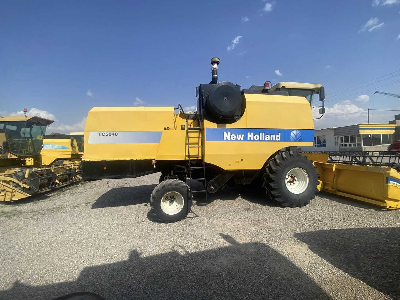 حاصودة للبيع
مواصفات :
*موديل 2014
*قايش 5040
*أوروبي بلجيكي اصلي
*مكفول كفالة عامة
العنوان : كركوك -قرب مطعم ميديا
رقم الهاتف :
***********
***********
New Holland
