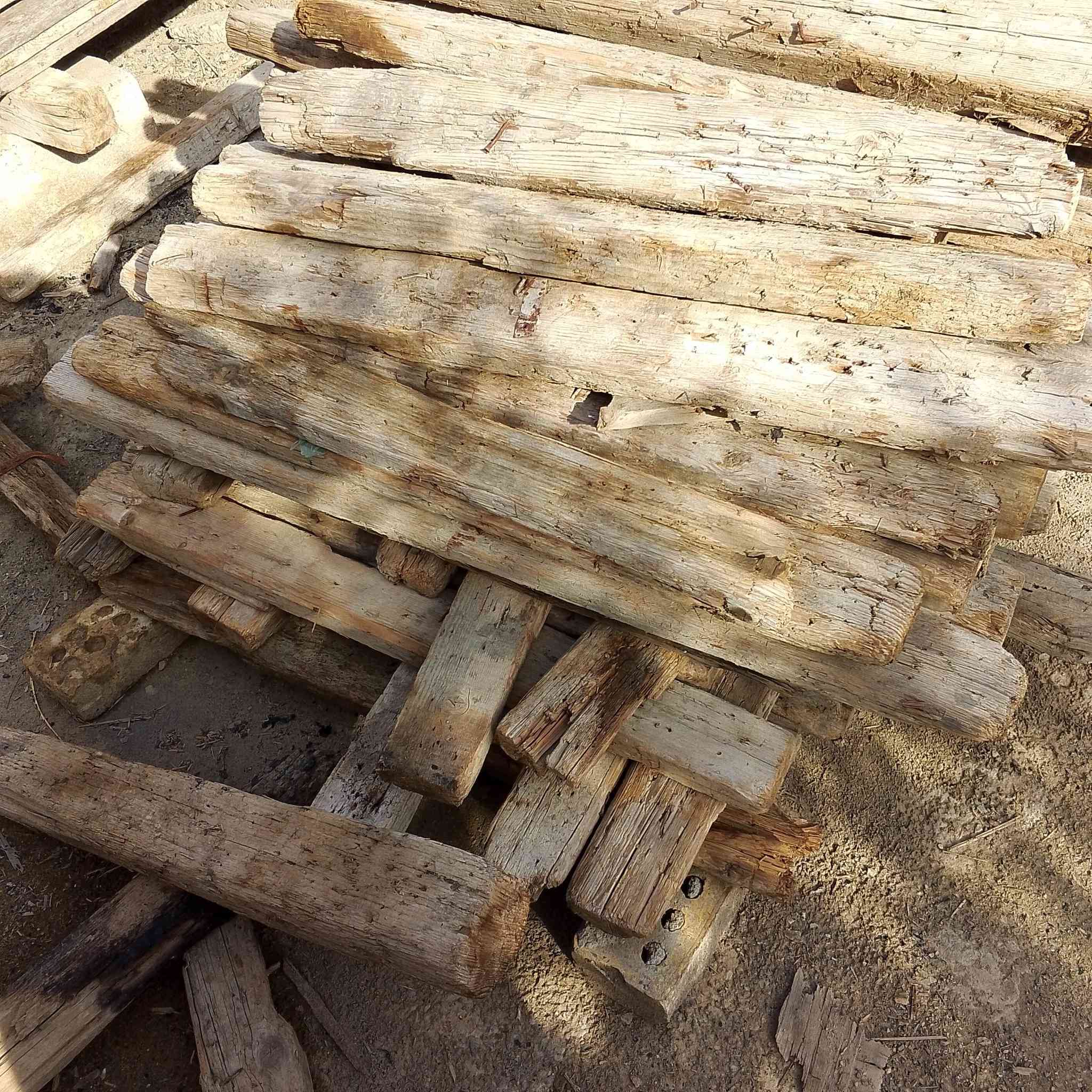 سير  اطول مختلفه من ٥٠سم  ٧٠سم  ٨٠سم   وطول ١متر  وطول ١ونص  الكميه تقريبا ٣مكعبات
جسر ديالى الجديد 
***********  واتس موجود
