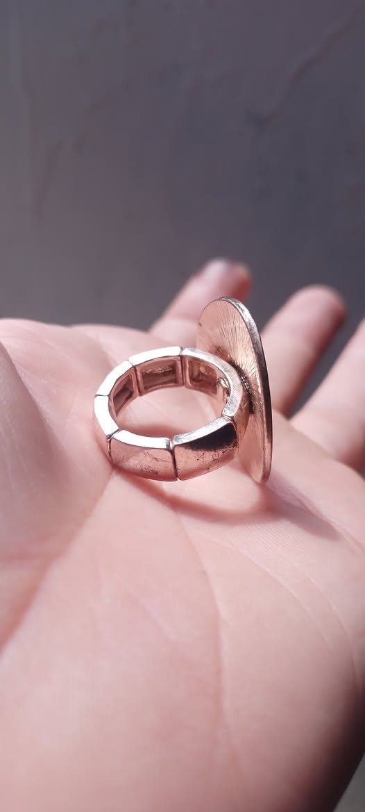 السلام عليــكم
لبيع ب( 10 الف) بدون عمله رجاءً 
قياس يلبس  ( 16_17_18_19_20 )
محبس نحاس مطلي بماي الذهب  مكونه من حلقات 
مع خيوط مطاطيه  قطعه جميله قطعه #نسائيه
بدون إحراج توصيل ماكو  ( بدون حجز رجاء اخوي )
مكاني  بغداد مدينه الصدر


**إذا كنت صاحب هذا الإعلان وتريد حذفه لأي سبب، رجاءا أرسل رسالة إلى الدعم الفني**