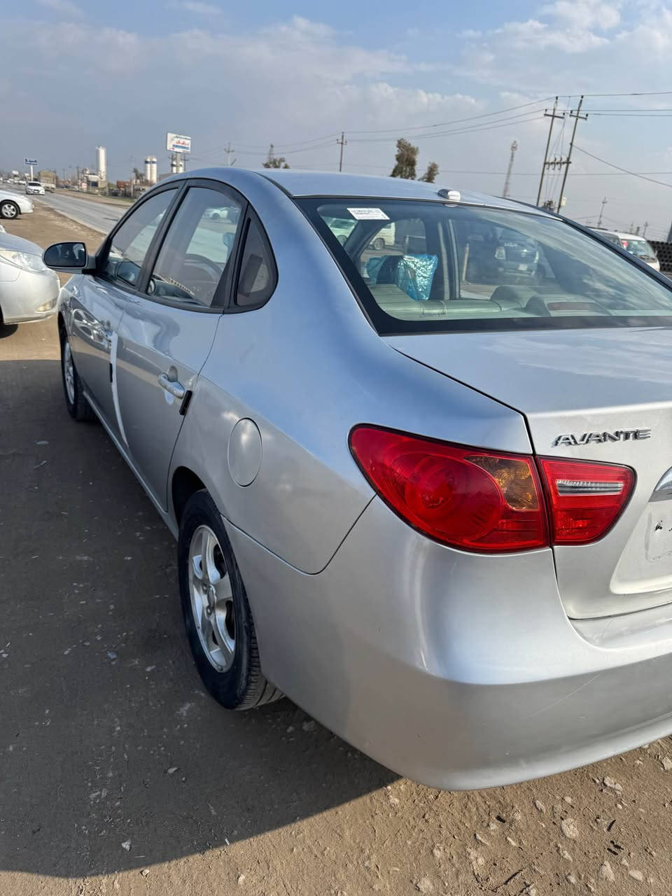 هۆندا ئاڤانتی ٢٠٠٩ ئیکۆ لایت رەش لێزەری 
زۆر خاوێن سەقف و خایس و دەعم بە شەرتە
گێر و مەکینە و تەبرید بەشەرتە
کامل مەسرەف ماڵی دۆست
شوێن چوارقورنە
نرخی ٤٩ گەڵاو کەمێک مەجال
*********** رانية, السليمانية
