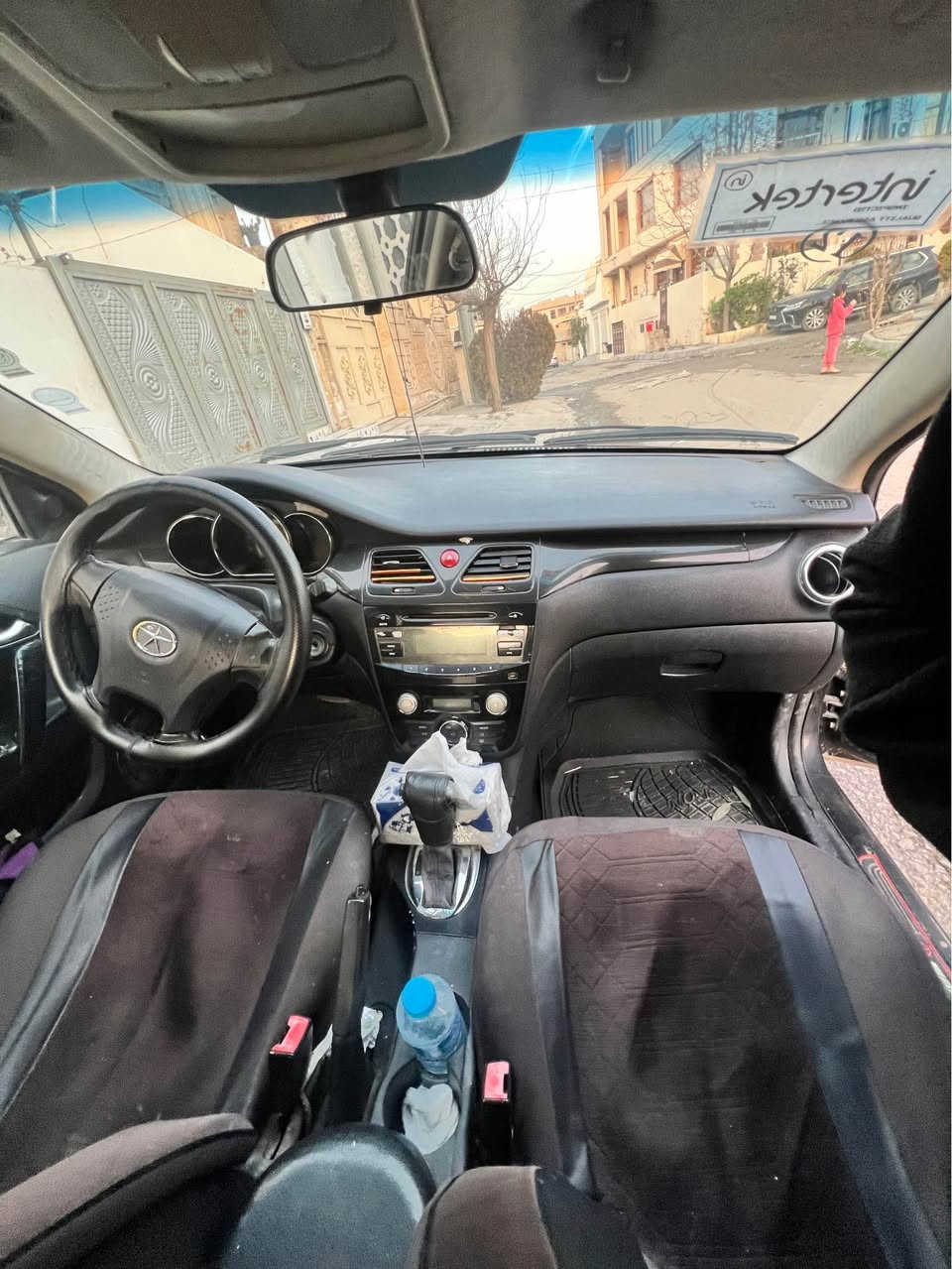 جاک مۆدێل2012 تۆماتیک گێرو مەکینە بەشەرت کۆ بۆنی بونزینی هەیە سەنەوی و هەزە تا2027 ٣ پارجەی هەیە بێناو گردن سۆنەرکەیم داناوە جوارتایەی لۆکی بۆ بوستراوە مەسرە فی تیا نیە سعری 54وەرقەو مەجالێکی کەم *********** أربيل, العراق
