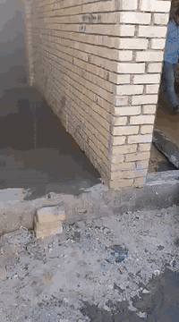 ***********السلام وعليكم  اي شخص محتاج صب رباط او صب البيت من الداخل اوصب فوك تصليطه يرسلني كادر كامل من خباطه وعمال شغل نضيف ***********وتساب.
