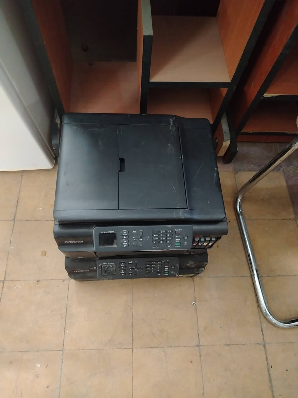 طابعات للبيع جمله قطعه ب ٢٠ الف بس كبير ب ٦٠ الف باقيات كله على ٢٠ الف ما مفحوصات مال دوائر


**إذا كنت صاحب هذا الإعلان وتريد حذفه لأي سبب، رجاءا أرسل رسالة إلى الدعم الفني**