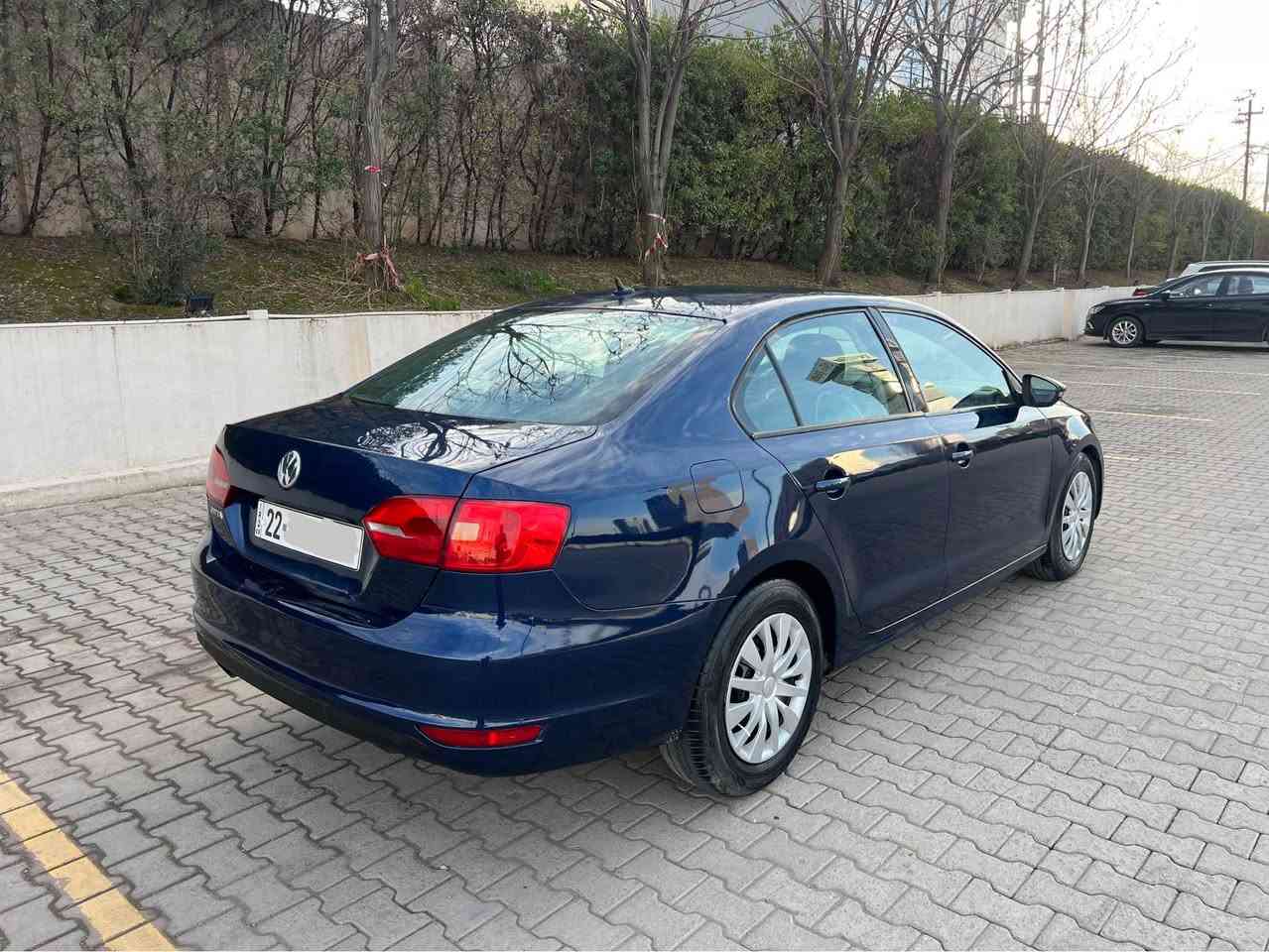 سعر ٨٨ ورقە شوێن هەولێر ***********
جیتا ٢٠١٣ خلیجی تۆماتیک جام کارەبا abs تبرید مەرکەزی
مەکینە ٢٠ بێ تۆربۆ (مەرغوب)  گێرومەکینەوتەبرید بەشەرتە 
(٥پارچە سبوغ بێ لێدان پشت و پێشی کەپسە) فەحس وهەززە و رەقەم ی نوێیە  بەناوی خۆمە رەقەم هەولێر ە سەنەوی تازە بەسەرچووە سعر ٨٨ ورقە معمەلەکی خفیفی تێدایە
عربي
***********  مکان اربیل سعر ٨٨ ورقە  
جیتا ٢٠١٣ توماتیک خلیجي محرک ٢٠ بدون توربو گیرومحرک تبرید تحویل بشرط سنویە الأن ساقط فحس وهزە ورقم جدید سنویە بإسمي ٥قطعە سبغ بدون ضربە سیارە مابي نواقص رقم اربیل سعر ٨٨ ورقە بها مجال بسیط مکان اربیل أربيل, العراق
