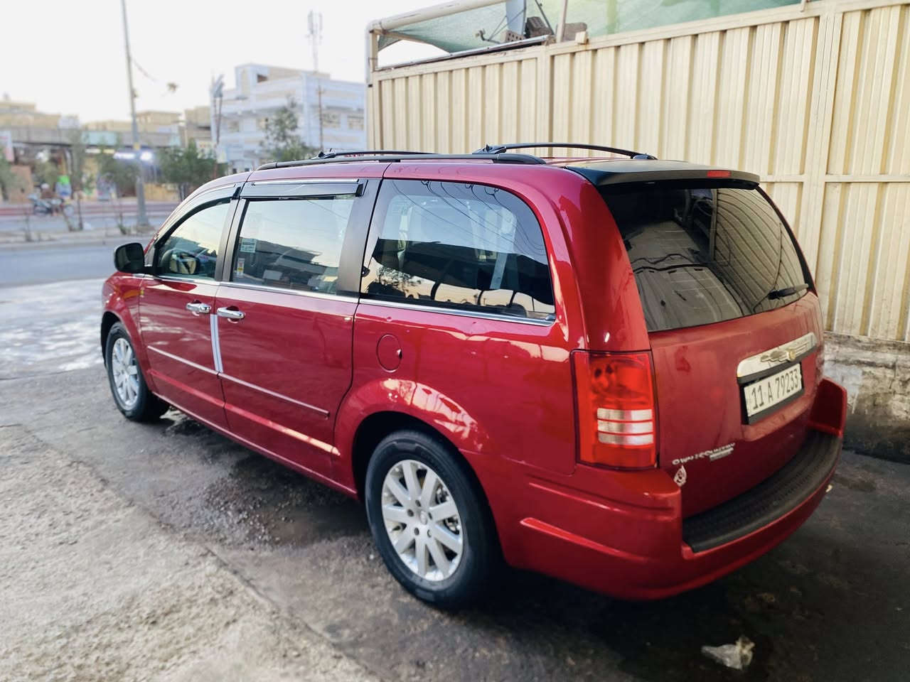 السلام عليكم
للبيع گرايسلر كرفان 2008 سيارة جديدة فول مواصفات للأخير 1/1 ماشية 100 بدون ضرر بيها تبديل الجاملغ الامامي الايسر وهنا صار بيها صبغ 3 قطع مكينة 3800 وكير جدد تبريد ثلج 3 قطع تحكم منفصل رقم بغداد بأسمي الجديد صدر خلفي امامي كله جديد 
تخم تاير جديد وياله 17 جديد 
تشغيل عن بعد فرس ارضي وسقف وشاشات 2 
كشنات بلع منفصل وجلد وهيتر والكشنات الامامي كهرباء
4 بردات بلاد 
تحكم ستيرن شاشة اعطال 
مثبت سرعة وكروس سرعة 
كير العادي شغال 
بلوجكترات ابو السوار 
منفذ شحن خلفي 
بيبان والصندوك كهرباء وشفط تحكم عن بعد 
سيارة جديدة وكل نقص مابيها مكاني بغداد الحسينية 
السعر : 118 وبيها مجال قليل 
للأستفسار: ***********
