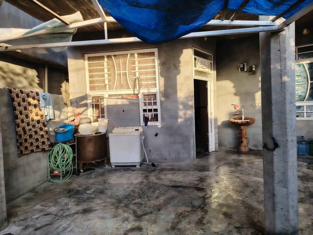 بسم الله الرحمن الرحيم
السلام عليكم ورحمة الله وبركاته
يعلن مكتب علي الصميدعي للاستثمار العقاري
عن توفر دار للبيع #عرصة المساحة ٢٥٠ متر مربع الموقع حي المهافيف قرب مشروع ماء حي المهافيف وموقف التكسيات بناء نظيف جداً طابق واحد يحتوي على اسقبال ٦* ٤ ومطبخ ٤* ٤ ومجمع مع غرفتين نوم مساحة كل غرفة ٥ *٤ مع صحيات داخلية وخارجية وكراج سيارة كبير ٠ علما المنطقة تحتوي على كافة الخدمات ماء اسالة كهرباء تبليط اناره مجاري ٠٠٠ للاستفسار عن السعر وباقي التفاصيل الاتصال على الارقام التالية او مراسلة الصفحة :
📞 *********** متوفر واتس اب
📞 *********** متوفر واتس اب
او زيارة مكتب علي الصميدعي للعقار الكائن في ديالى ٠ جلولاء ٠ حي الشهداء ٠ مقابل اتحاد شباب جلولاء ٠ ودائرة التقاعد ٠
