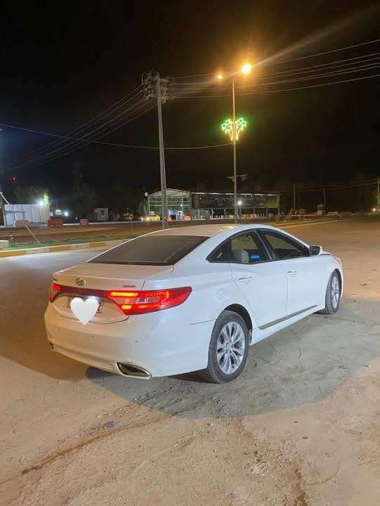 ازيرا ٢٠١٣ بيها جاملغ وبنيد بدون كصه بدون كصه كلك متومه ادوات ادوات مناسبه وجديده كير مكينه حداديه بشرط للأستفسار***********
