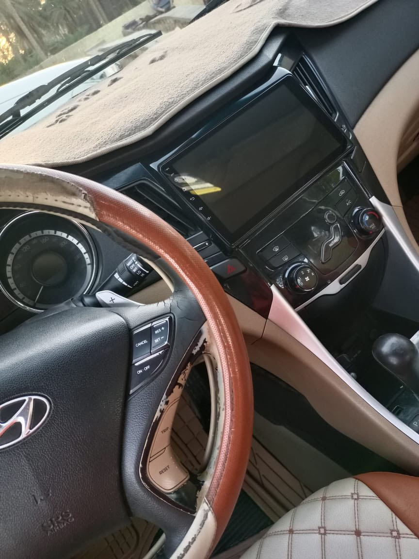 سوناتا خليجي 2011
محرك 2400. دوش
سياره نظيفه حيل مال جناي 
السعر 120 ورقه 
تعال وشوف بعينك 
***********
