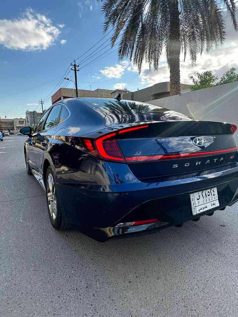 السلام عليكم
سوناتا شكل جديد موديل 2020      
1/1 Sel plus فول مواصفات
ماشية 64 الاف  
رقم بغداد باسمي 
المواصفات
• بانوراما 
• بصمة وبصمة ابواب لمس + ترحيب
• تشغيل عن بعد 
•  كامرا  360ْ
• 4 رادارات نقطه عمياء وتحديد مسار واوتو بريك وقياده آليه
• + كشنات كهرباء جلد
• دواخل السياره قرميدي مميز 
• عينة ( عدادات ) دجتل الكتروني
• قطعتين تبريد + مناخ منفصل
• شحن وايرليس + 3 مخارج USB
• شفتات بالستيرن
• هاند بريك دگمه + شفتر الگير دگم
• 4 مودات قياده
• تدفئه  كشنات
• لايت 4 عدسات LED + حاجب اناره نهاري
• بگ لايت LED
• دواخل السياره جلد لون قرميدي مميز 
• شاشه كبيره حجم 10.2 انج
• اوتو هولد
وبعد اكو مواصفات مذكرتهن
———————————————
الضرر جاملغ وبنيد بدون اي دواخل
سعر السياره 158 ورقة وبيه مجل 
مكان السياره بغداد حي الجامعة  
———————————————
هذا رقم تلفوني وموجود  واتس اب 
*********** بغداد, العراق
