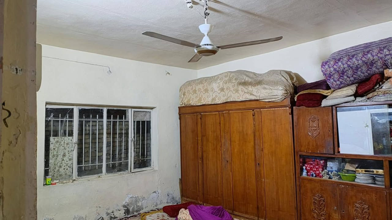 ✨🫧دار 150م طابقين 3غرف بالزهراء🫧✨

✨🫧 رقم الاعلان ((83)) 🫧✨

▫️المنطقة : ((الزهراء))

🫧نوع العقار : ((دارسكن))

▫️المساحة : ((150م))

🫧الوجه : ((10م))

▫️النزال : ((15م))

🫧عرض الشارع : ((10م))

▫️حالة  البناء : ((قديم مرمم))

🫧 عدد الطوابق : ((طابقين))

🫧تفاصيل البناء:: 
الطابق الاول يتكون من: استقبال وهول ومطبخ وغرف نوم عدد (1) وصحيات
الطابق الثاني يتكون من: هول ومطبخ وغرف نوم عدد (2) وصحيات

▫️أقرب نقطة :((مركز الخلود))
 
✨و لمزيد من التفاصيل يرجى التعليق (((ب تم)))

✨او زياره مقرنا الكائن في الخاجية شارع 40 مجاور الابتسامة الذهبية

 او الاتصال على الرقم 
***********

أو عبر الروابط👇
 
-رابط التيك توك 
https://www.tiktok.com/@alwaset902?_r=1&_t=ZS-94pI1CR3LtN

-رابط الانستغرام
https://www.instagram.com/al_waset902?igsh=bTlibmQxZDE5dzFv

-رابط قناة التليجرام
https://t.me/waset902

-رابط قناة اليوتيوب 
https://www.youtube.com/@alwaset-n7b
