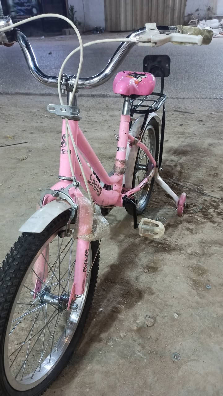 سلام عليكم .تتوفر كمية بايسكلات كارتون (نص حاوية )حديد ثقيل اشكال والوان مختلفة .جمله مستعجل على بيعهن اكرر مستعجل على بيعهن .الاحجام 12.14.16.18.مكانهن كربلاء 
للاستفسار***********
