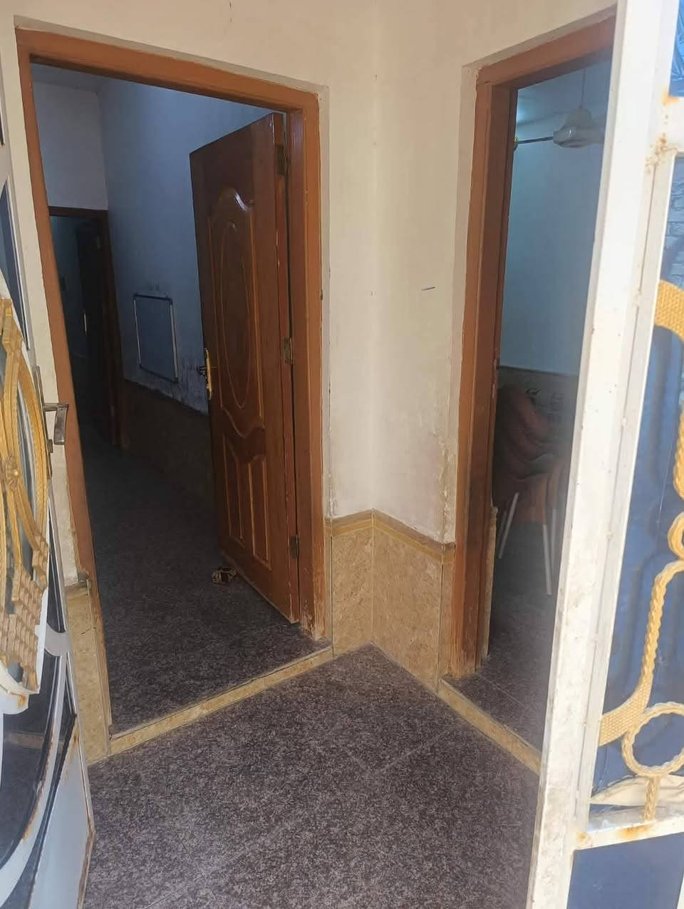 🏡 دار للبيع
📍 الموقع: الصالحية قرب متوسطة الأندلس
📐 المساحة: 200 متر
🏠 البناء: قديم
🛣️ شارع فرعي مبلط
💧⚡ كافة الخدمات متوفرة

📞 للاستفسار والتواصل: ***********
