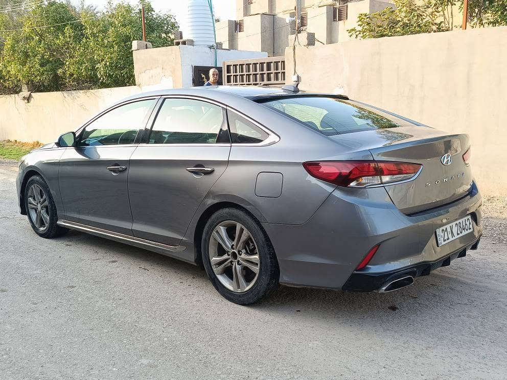 سوناتة امريكي 
2018 
122 الف ماشية
فول مواصفات سبورت
مكانها بغداد 
قطعتين 
135 وبيها مجال 
رقم تواصل *********** بغداد, العراق
