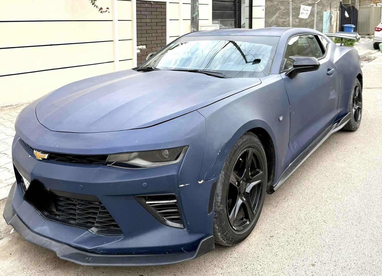 السلام عليكم 

للبيع او مراوس حسب القناعه   💯

شوفر كمارو   ✅
موديل ٢٠١٦ ✅
محرك ٦ سلندر ٣٦٠٠ نظيف جدا  ✅
لون ازرق طافي ✅
صدر امامي نظيف✅
 صدر خلفي نظيف  ✅
شاشه كبيره  ✅
كاميرا خلفيه ✅
سستم صوت ✅
كشنات جلد جوزي كلش حلوه   ✅
كشنات كهرباء  ✅
كير اوتو نظيف  ✅
بجم زنون ✅
لايتات عدسه ✅

عليها إضافات :
بجم اس اس 
لايتات حاجب 
عدسات 
كفرات باتمان
دوسات زت ون
سكوبات جانبيه
سبويلر ون ايل 
دفيوزر زت ون 
بك لايت مميز جدا ليد 

حادث السياره جاملغ فقط ومصبوغه طافي جماليه بدون ضربه وبدون دواخل وسونار موجود .

السياره حلوه  بالحقيقه احلى من الصور ترايها كلش حلوه والحمد لله مناقصها شي كامله قبل فتره سويتلها سيرفس كامل .

رقمً بغداد إنكليزي سنويه جديده وهزه جديده باسمي شرط التحويل ثاني يوم .

مكاني بغداد الاعظميه .

السعربالنسبه لهيج نظافه مناسب جدا ((١٠٥ ورقه )) وبيها مجال حك الجيه وأي نقص بيها أنزله  .

***********

أ.مروان النعيمي 

صلي ع نبيك 💯
