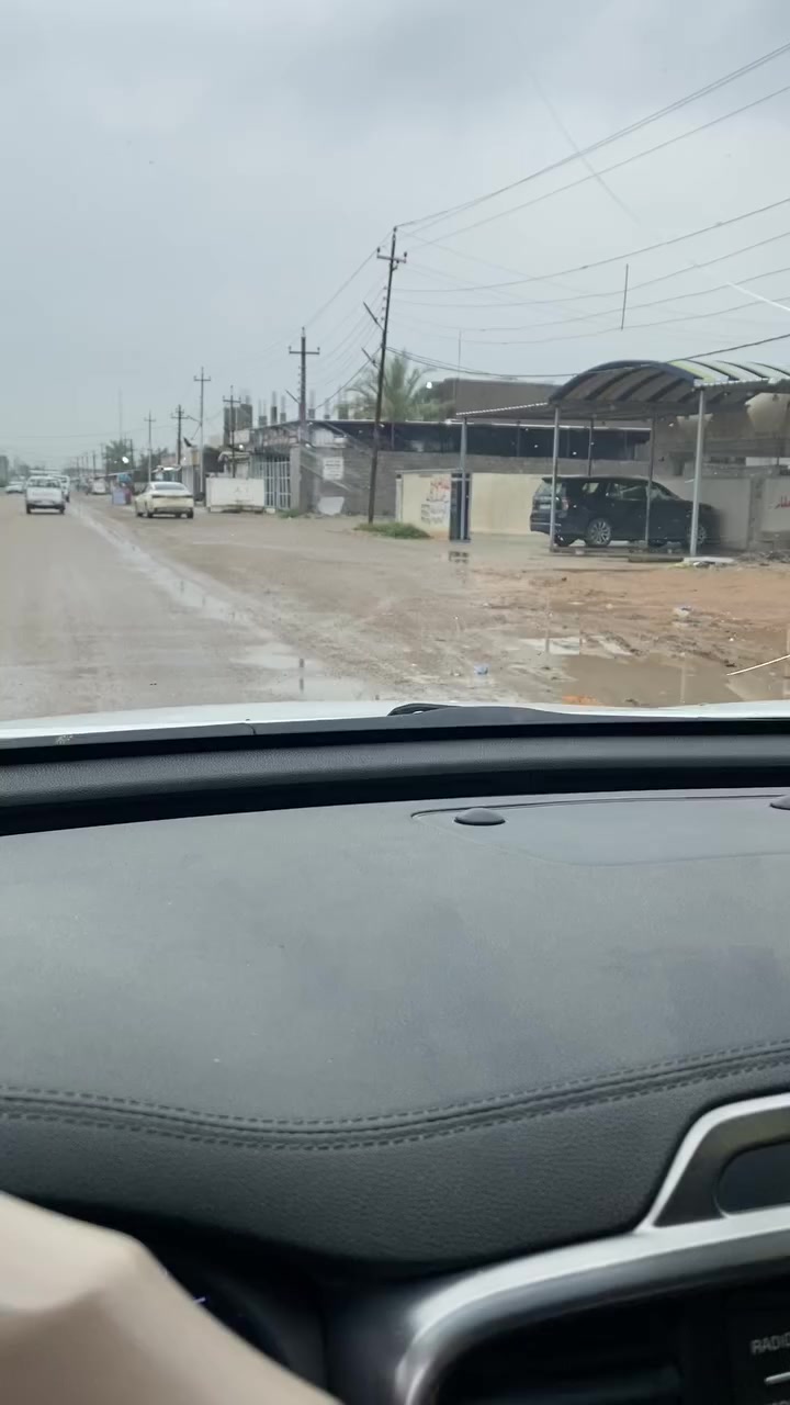 سلام عليكم قطعة ارض للبيع الموقع ام الإعظام اول متدخل فرع مكتب المدينه او قطعه خلف التجاري خدمات كامله ماء وكهرباء وتبليط ومجاري المساحه 125 واجهه 5 متر و30  سانتيم ونزال 25 جنس الارض زراعي سند ٢٥ السعر 43 مليون او بيه مجال اتصل وتدلل ***********
