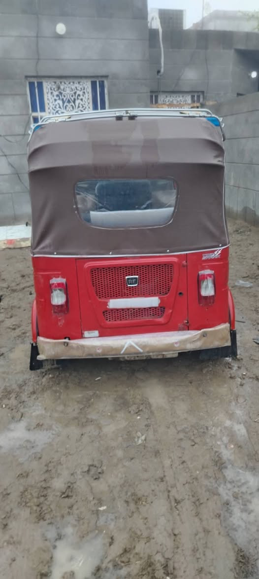 سلام عليكم تكتك للبيع مكفوله كفاله عامه رقم وسنويه تحويل ثاني يوم رقم بصره سكن ناصريه موديل 22شهر 8سعر 6 مليون وبيهه مجال نتصال عله رقم ***********
