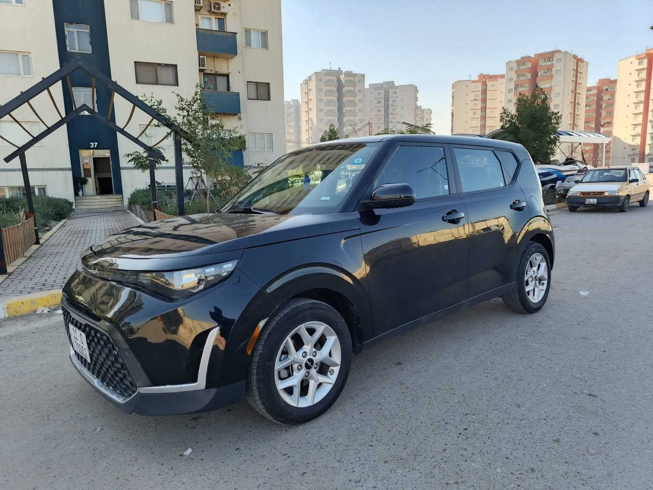 🔴 للبيع 
كيا صول موديل (٢٠٢٣) 
محرك 2000 دوش 
ماشيه 43 Mi 
رقم بغداد انكليزي سنوية بأسمي 
مكان السيارة بغداد جديدة ( مجمع الزهور) 
السعر ١٣٩ بيها مجال بسيط 
للتواصل : 
***********
