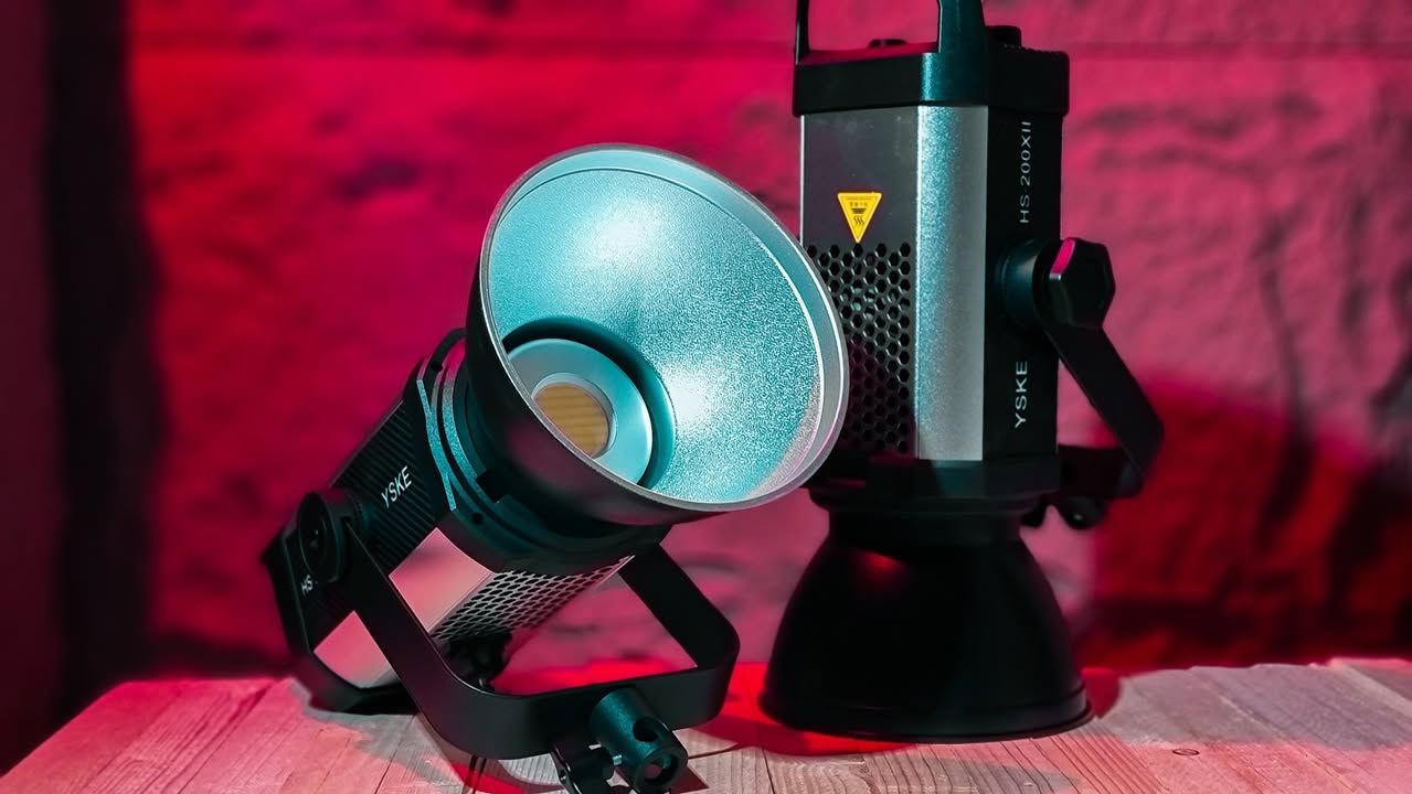 اضاءة مستمرة 200 واط باي كلر 
شمسي ابيض ثلجي 
تحكم كلفن تدرج لوني 
تحكم تطبيق موبايل 
فانات تبريد عدد 2 صامت 
تحكم بقوة الاضاءة من 10 الى 100 
20 نمط FX تفاعلي 
ضمان 6 اشهر حقيقي 
متوفر توصيل ***********
