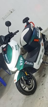 دراجه شحن للبيع نضيفه جدا ماشيه قليل ست بطاريات ٣نمر اول نمره 60ولثاني...