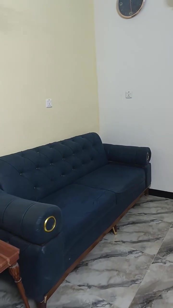 تخم نضيف جدا مصار سنه من اخذته للبيع 450نضيف جدا 8مقعد مكاني بغداد حي الجهاد ***********وتساب
