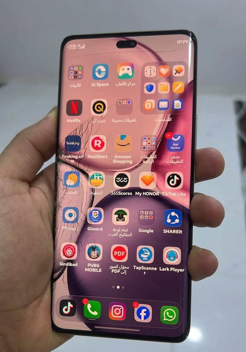 هونر x9c ذاكرة 256 والعشوائيه 12 نظافة 95٪ مكفول من كلشي فقط كسر في الشاشة ولكن لمس طبيعي ٪ ١٠٠ بدون اي تأثيرات للبيع ب 165 الف مكاني حله ***********
