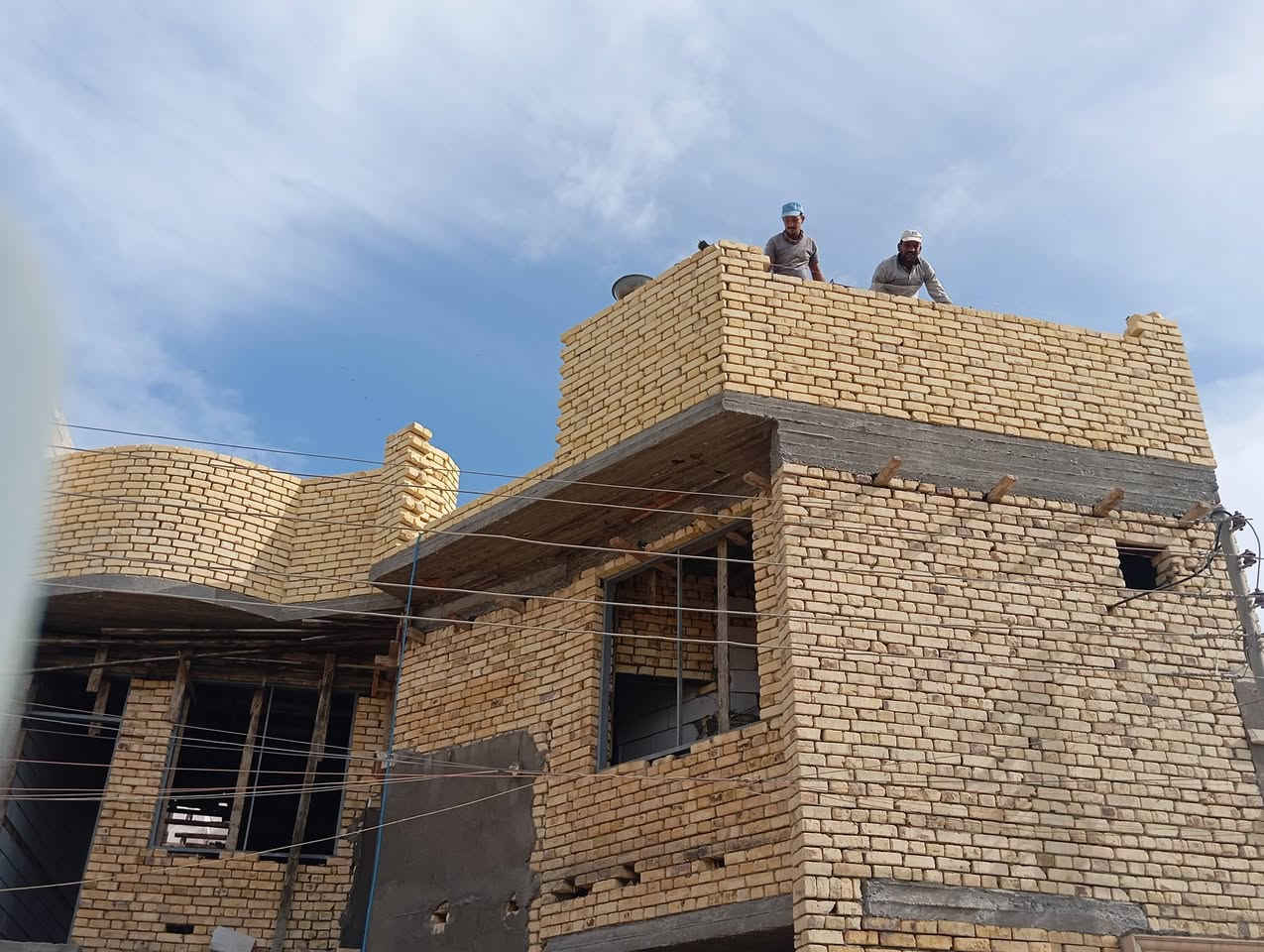 خلفه بناء اشتغل بل يوميه ومكطوعه شغلي طابوك وفرمستون متفرغ حالين عنواني ناصرية رقم الهاتف ***********
