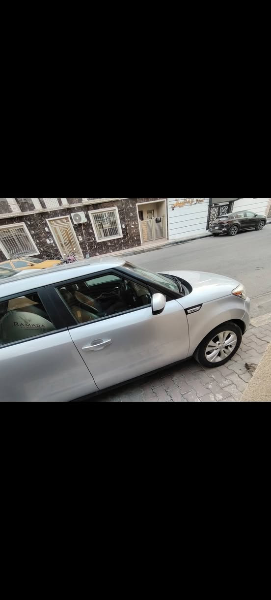 سلام عليكم سياره صول للبيع موديل ٢٠١٦ سياره جديده مال بيت ممتعوبه نظيفه حيل رقم السياره مميز رقم بغداد السياره مكينه ١٦٠٠ سياره كلش حلوه خير من الله حجم الويل الجبير يختلف عن باقي الصول داخل السياره جلد وصاج سياره مابيه حادث فقط بيه شخط بل باب الي ابصف السايق ومصبوغ الشخط سياره موجوده بل كريعات او اعظميه.. اني مكلف بل نشر ليريد يخابر عله صاحب هاذه الرقم ***********
