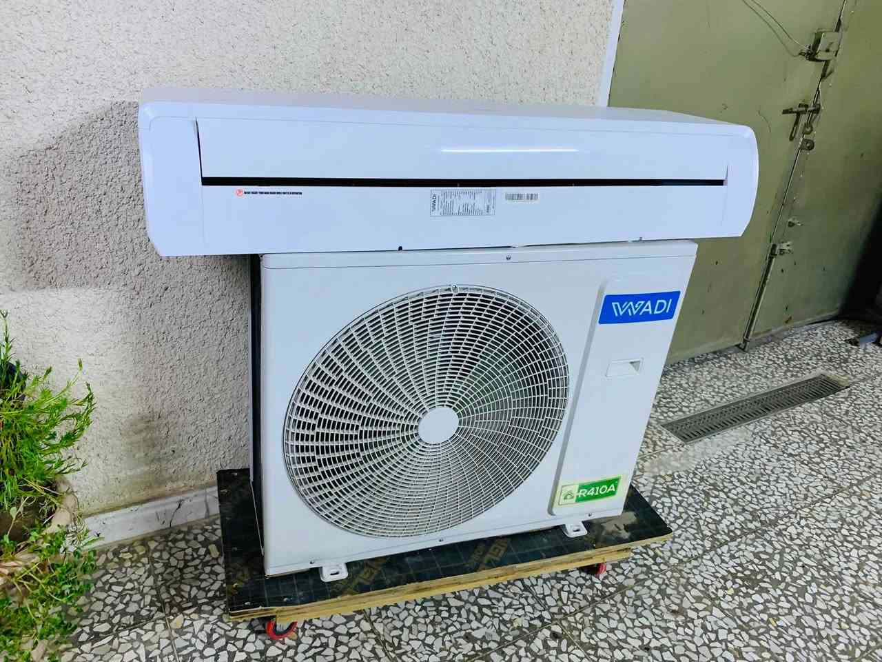 سبلت الوادي حجم (طنين وثلث سعت التبريد 2700 )غاز 410 
جهاز اخو الجديد مستخدم شي قليل
ملحقاته كامله بوراي ريمونت قاعده وايرات غازه مال الشركه مقفول 
سعره600 وبي مجال  💶
📍مكاني بغداد مدينه الصدر***********تصال
