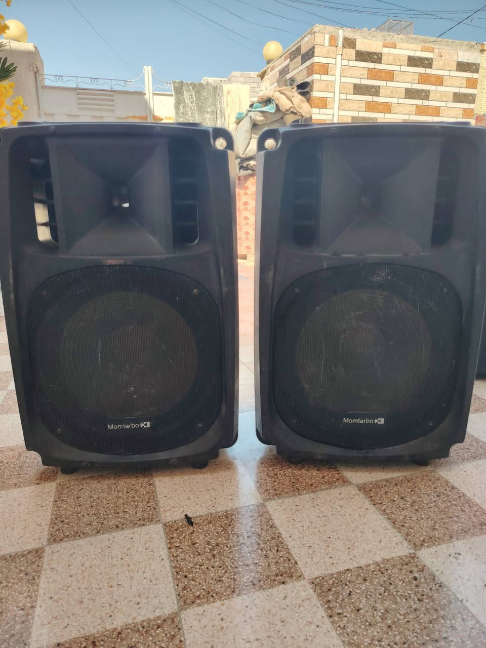 سماعات زوج دبليو 17 البه البيضه الوجبه الاوله مو هذا بسوك صوت ونقاوه تخبل السعر ب300 وبيهن مجال قليل مكاني حله محاويل
***********
