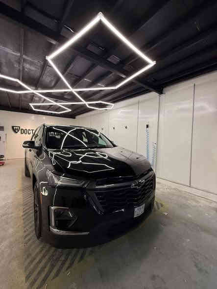 السلام عليكم 
شفروليه ترافرس (RS)  موديل 2023  أعلى فئه 

_وارد امريكي  للبيع 

_لون اسود مميز 

_ ⚠️ضرر : دعاميه فقط باقي مكفوله 

سياره ماشيه 40 الف

_محرك 6v مكفول 

_كير مكفول 

موصفات RS أعلى فئه 

_فتحتين (بانوراما) 

_خمس كامرات 5 ـــــ 360 درجه 📷

_كامره خلفيه أثناء قياده 📷

_رادار امامي خلفي جانبي ⚠️

_تنبيه هتزاز في الكشن استشعار رادارات⚠️

_كاميرات جانبيه خلفيه اماميه 📷

_ بصمات ابواب  

_ويل لون اسود مميز 

 _ دبل جنطة + فتح بثلاث وضعيات ( بصمه _ ودكمه _ واستشعار عند الاقتراب ) 

 _رادار امامي _رادار خلفي _رادار جانبي _توقف ذاتي

_هندبريك دكمه 

 _تبريد ثلاث قطع : 

_ مقاعد تدفئه عدد 2

 _كراسي جلد مميز منفصل vip

_شاشه قاصه

 _مثبت سرعه

 _تحكم استيرن + تدفئه استيرن

_ تحديد مسار +تشغيل عن بعد 

 _جنطه كهرباء

_سماعات Bose دمام +مضخم فول صوت 

_بوليش ونانو سراميك شغل جديد 

تخم تاير جديد+حداديه نظيفه

_رقم الشاصي: 1gnevjkwxpj181683

_ رقم بغداد الانكليزي الجديد هزه جديده 

للاستفسار الاتصال ع رقم ***********
