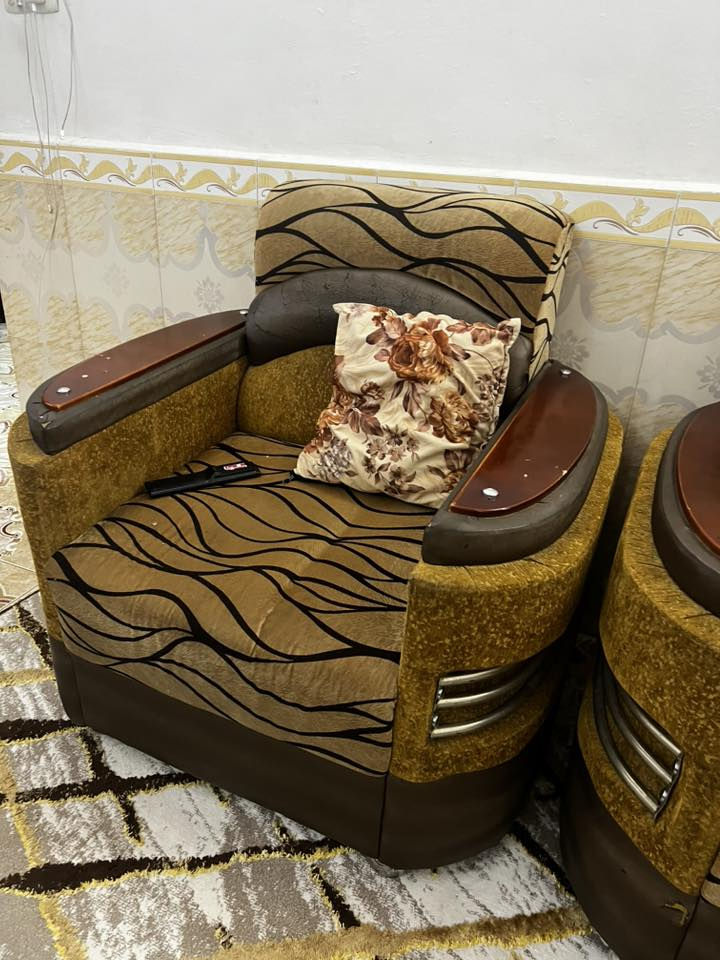 السلام عليكم تخم قنفات للبيع خمس قطع السعر
200 الف بيهن مجال قليل ***********
2 صغير
2كبار
1وسط
