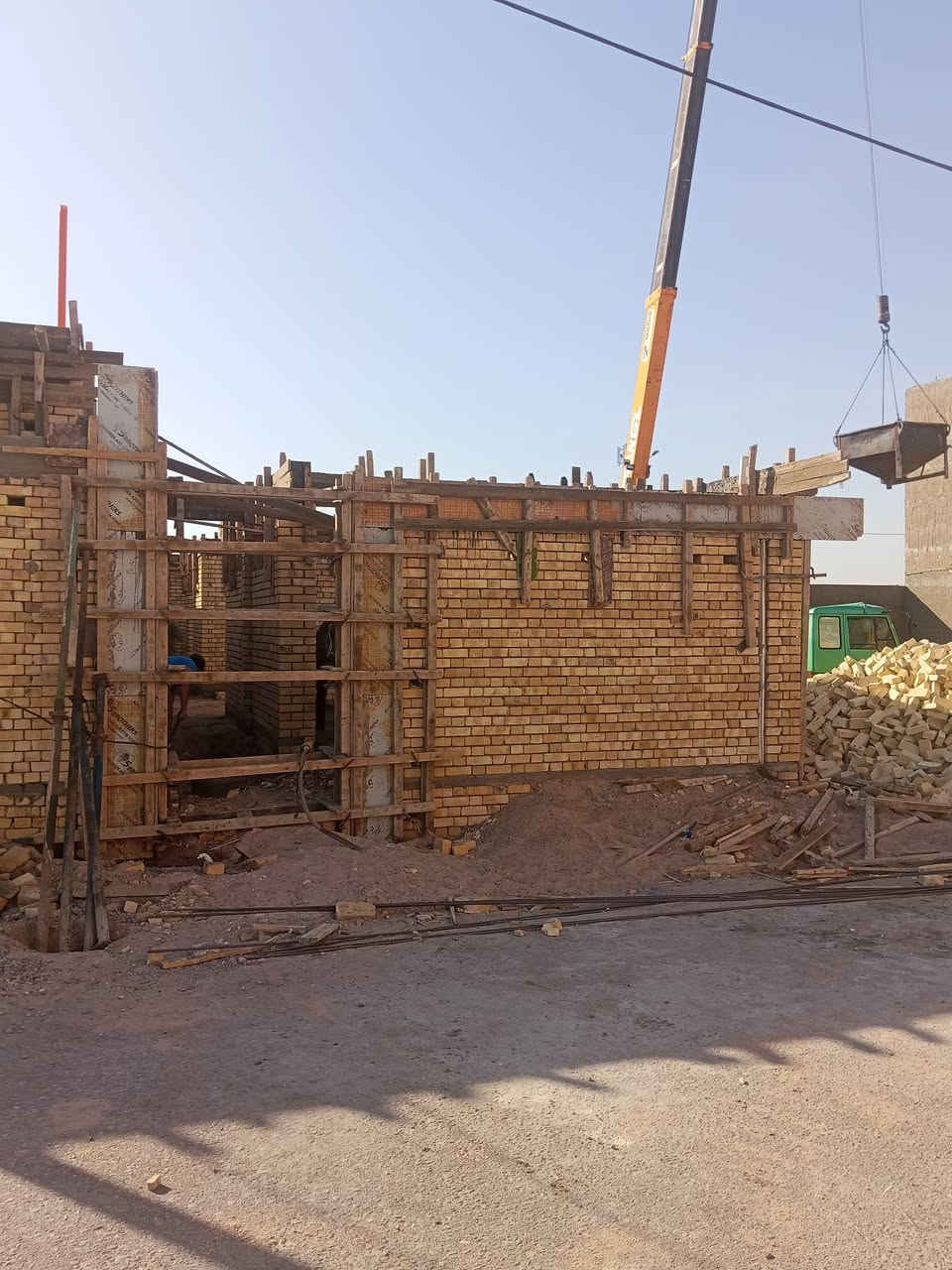 تم بفضل الله تعالى وبركاته صب رباط مساحته 125 متر وصبت النضافه في طوبه والنخيل والتوفيق للجميع ان شاء الله اخوكم احمد النجار لجميع اعمال النجاره والتسليح والصب ***********
