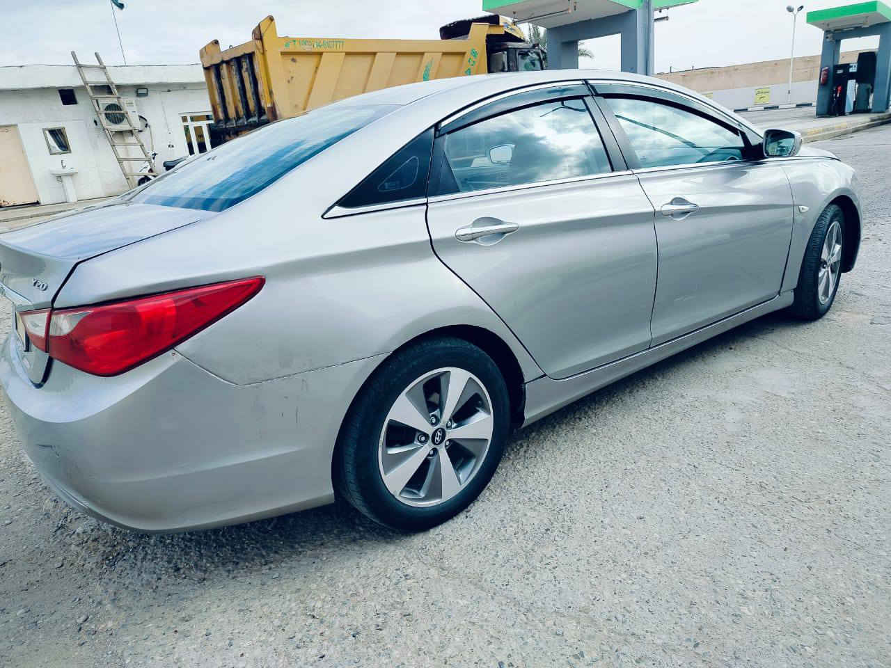 سوناته 14 سياره ادوات كصه جنطه سياره جاهزه من جميع النواحي مكينه 
دوش 2000 شاشه كامره سياره حلوه كلش مابيه اي نقص ابد ارقام سنويه عضم عاج بغداد شرط شغل مظبوط السعر 50 تلفون *********** اتصل وتدلل
