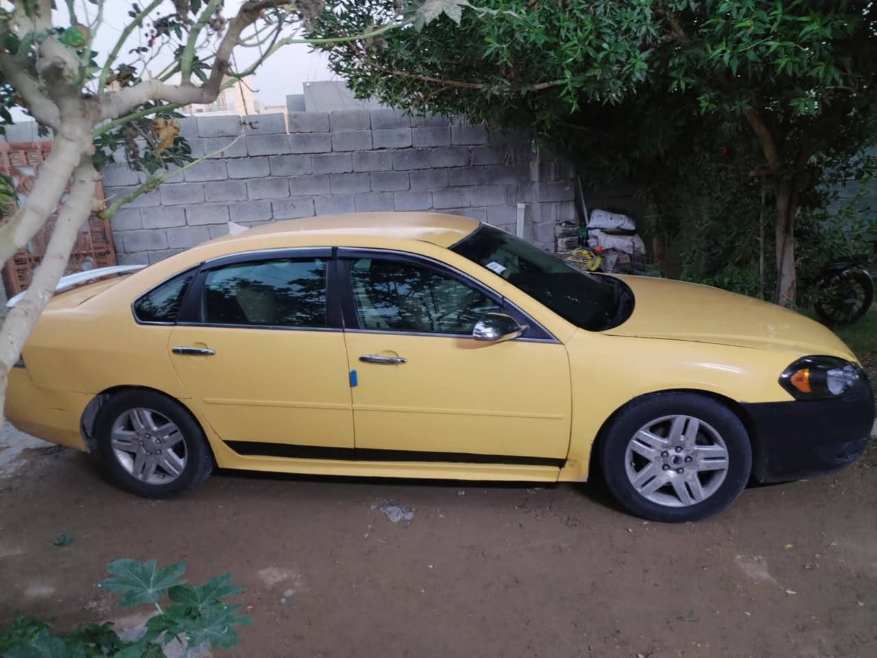 امباله تكسي 
مديل 2010
سياره رقم انكليزي
سنويه بسمي
هزه جديده
خط مصفره 
محرك مكفول 3500
كير مكفول 
تبريد تدفئه
صدر جديد
شاشه وكامره 
تخم تاير جديد  و
شاصي لغد تكم مكفولات
سعرها 65 
مكانها ديالى المقداديه
***********
