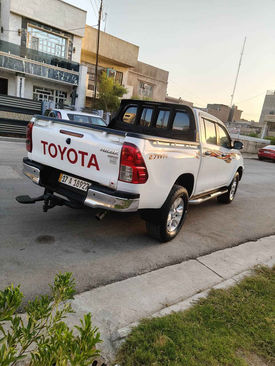 تيوتا هايلوكس للبيع 
موديل 2016 كير عادي 
رقم السياره المثنى باسمي 
تحويل ثاني يوم مصفره ضريبه 
السياره فور ويل  فول مواصفات عادي 
دوسه جي ار حديد 
كير مكينه كفاله 
التبريد ثلج ويه السويج 
مسويلها سيرفس كامل يم توتاشي 
كلج جديد 
منضومه زينون عالي ناصي 
السياره عليهه ترفيعه (نصبته تخبل ) 
السياره مال بيت 
السياره جاهزه من كلشي ان شاء الله 

بيه الباب الامامي مفتوح مال السائق والخلفي مبدل والتكمه الخلفيه مصبوغه اثر طخه خفيفه ( السونار مالته موجود بالصور ) 

مكان السياره / بغداد حي الخضراء او كربلاء عين التمر

للاستفسار/ 
*********** مهندس احمد
