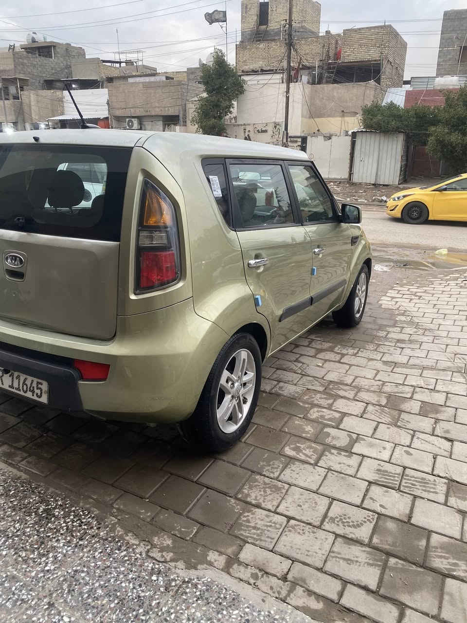 السلام وعليكم 
للبيع كيا صول موديل ٢٠١١
رقم بغداد انكليزي باسمي
السياره بيه صبغ بنيد وربع البوب اليمنى 
السياره محرك ٢٠٠٠ دوش
شاشه كاميرا تحكم استيرن
السياره جاهزه ميه بل ميه
السعر ٨٦
***********
مكانه بغداد الامين ٢
