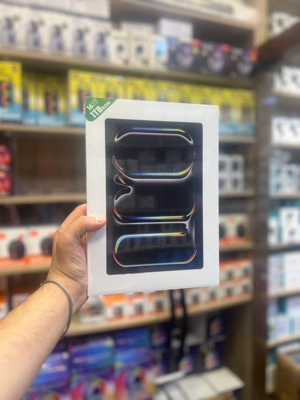 تعلن جمعيتنا ارض الرافدين للتقسيط المريح جميع حاملي ماستر كارد الرافدين. عن عروض ناريه. ايباد ضمان سنه كامله اي مشكله استبدال. السعر تحطيم الاسعار اقل من سعر المصنع 189 الف هذا العرض لايوجد في جميع العراق. ذاكرة واحد تيرة يجي معه ايباد موس كيبورد نضاره قلم فلاش 